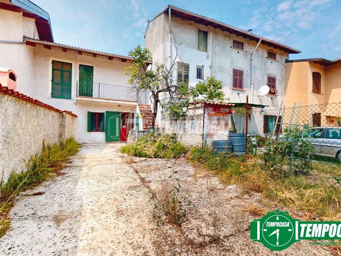 Casa trilocale in vendita in Via Pellucchi, Centro, Basaluzzo