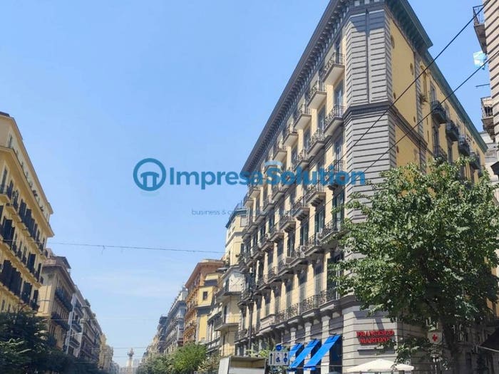 Appartamento con 5 locali in vendita in Corso Umberto I, Tribunali, Napoli