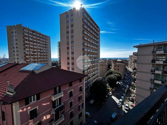 Appartamento trilocale in vendita in Via Giovanni Opisso, Pegli, Genova