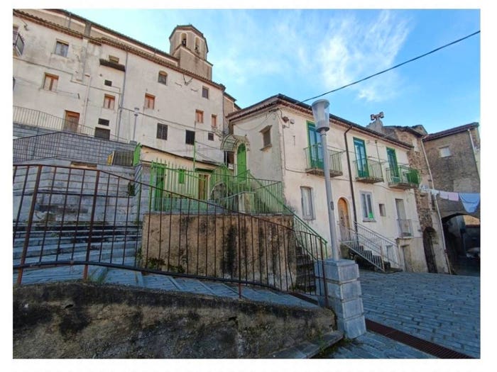 Appartamento con 6 locali in vendita in Via Castello, Centro, Lagonegro