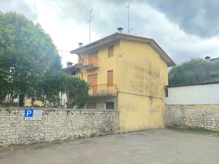 Casa con 6 locali in vendita in Centro, Caneva