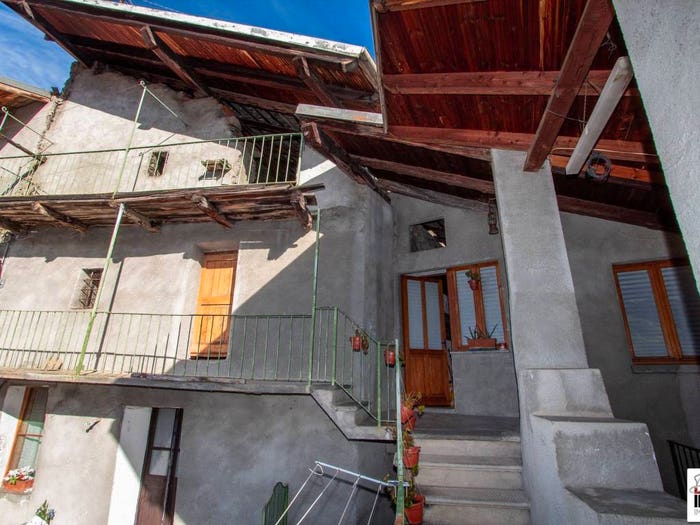 Casa con 6 locali in vendita in Via Nazionale, Gravere