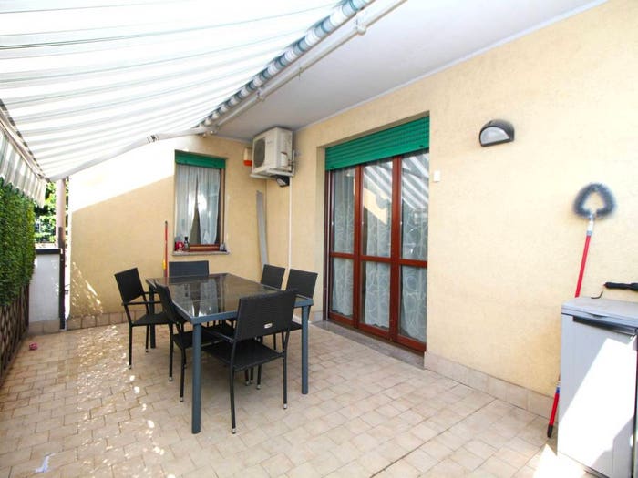 Appartamento trilocale in vendita in Piazza San Francesco d'Assisi, Centro, Marnate