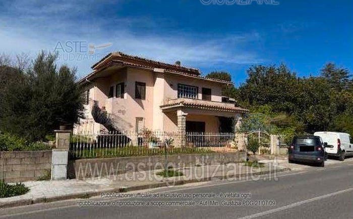 Appartamento con 6 locali in vendita in Via Tempio Calangianus SS Italia, Calangianus