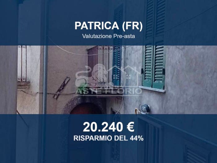 Appartamento trilocale in vendita in Via Giuseppe Garibaldi, Centro, Patrica
