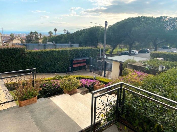 Appartamento quadrilocale in vendita in Via Angelo Musco, Barriera Leucatia, Catania