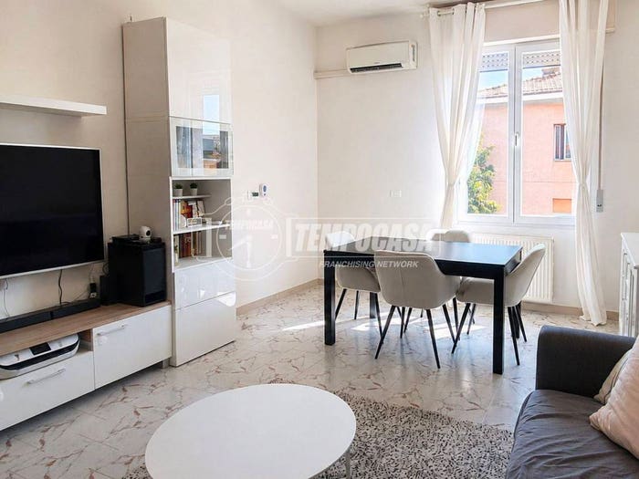Appartamento trilocale in vendita in Viale Guido Mazzoni, Sacca Stazione, Modena