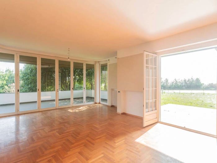 Casa con 6 locali in vendita in Via Trento, Cassano Magnago