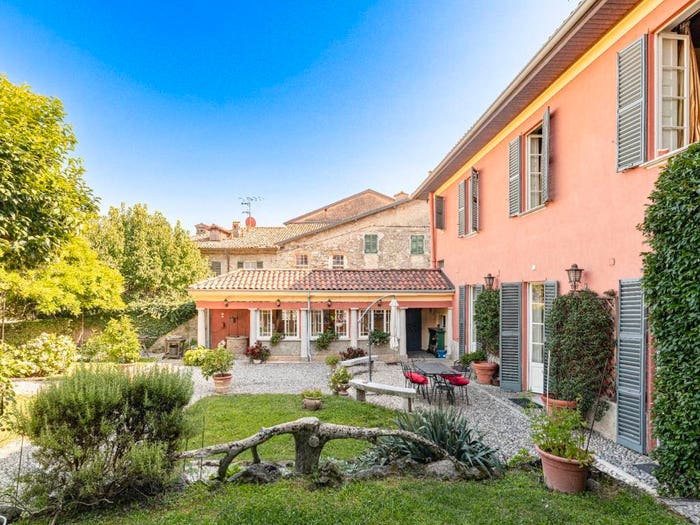Casa con 6 locali in vendita in Via Chiesa Molinari, Centro, Erba