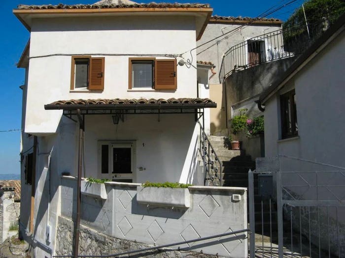 Casa con 6 locali in vendita in Via Fontana, Corvara