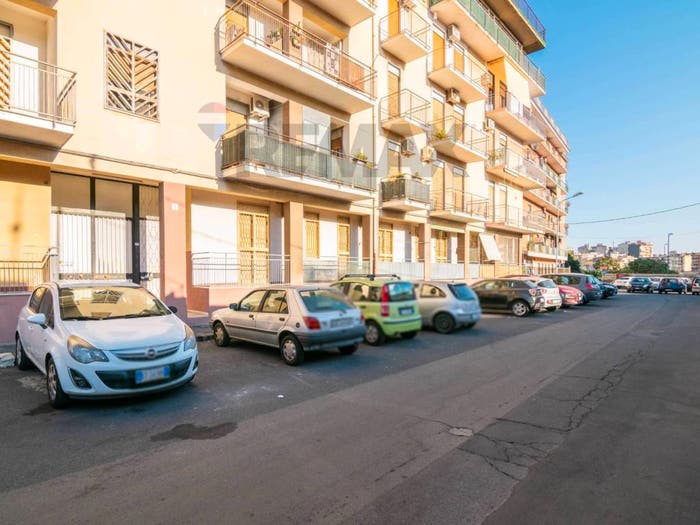 Appartamento trilocale in vendita in Via Dei Piccioni, Ballo Cibele, Catania