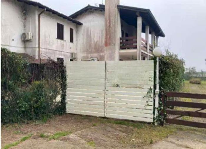 Appartamento trilocale in vendita in Viale Raffaello Sanzio, Lido di Spina, Comacchio