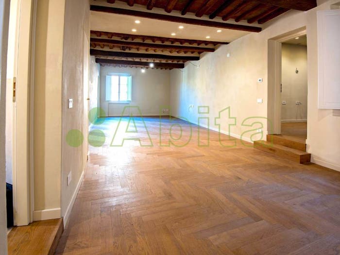 Appartamento con 6 locali in vendita in piazza napoleone, Piazza Napoleone San Michele, Lucca