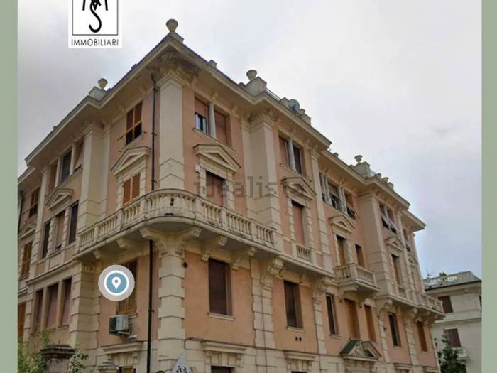 Appartamento quadrilocale in vendita in Via Francesco Pozzo, Albaro, Genova