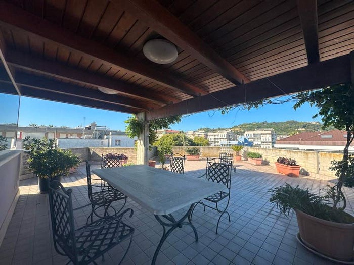Casa con 6 locali in vendita in Lungomare Alcide De Gasperi, Centro, Grottammare