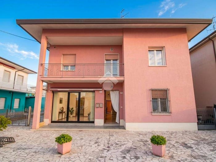 Casa con 6 locali in vendita in Via de gasperi, Gambettola