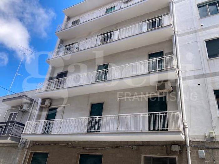 Appartamento quadrilocale in vendita in Via Settimio Severo, Commenda, Brindisi