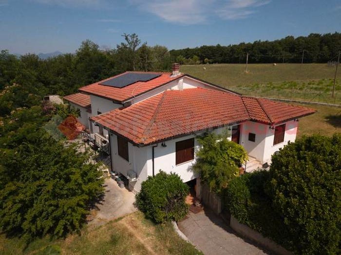 Casa con 6 locali in vendita in VIA SELVOTTA, Ceprano