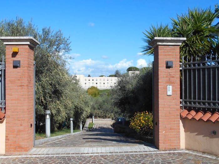 Appartamento quadrilocale in vendita in Via del Tiro a Segno, Frascati