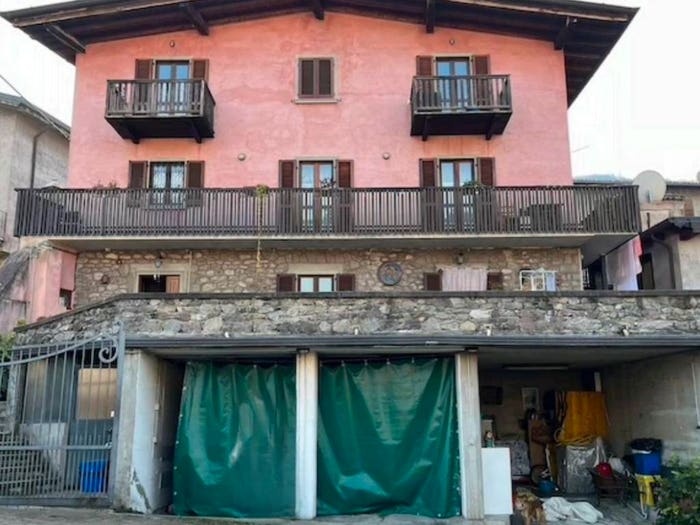 Appartamento trilocale in vendita in Via Giovanni Xxiii, Centro, Artogne