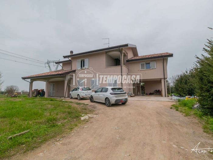 Casa quadrilocale in vendita in Via Montaletto, Martorano Ronta, Cesena