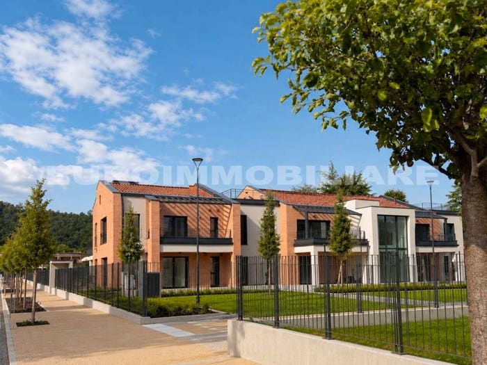 Casa quadrilocale in vendita in Via Lucio Riccobelli, Ospedale Civile, Brescia