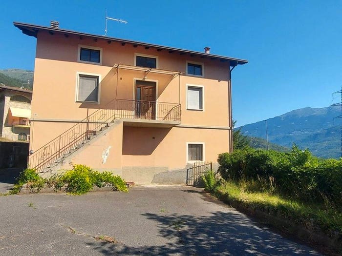 Casa quadrilocale in vendita in Via Ronchi, Ono San Pietro