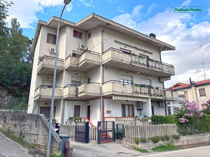 Appartamento trilocale in vendita in Via Mario Lanciaprima, Tordinia Villa Ripa, Teramo