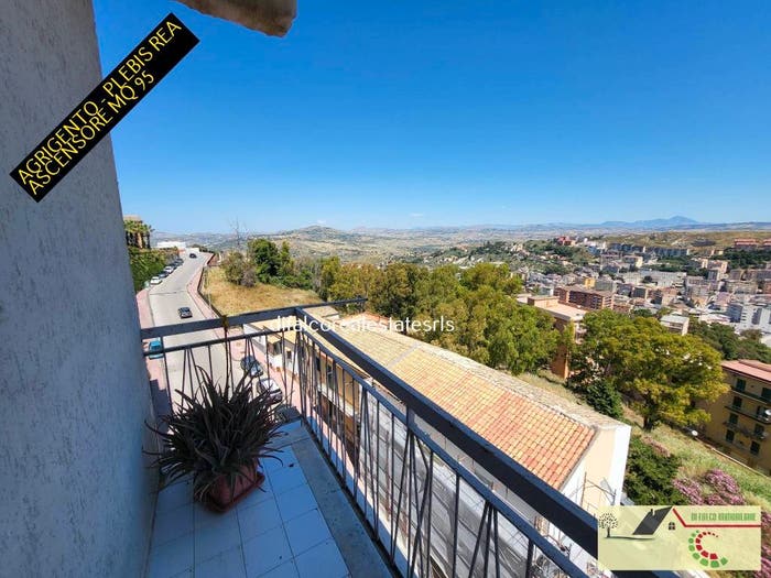 Appartamento trilocale in vendita in Via Plebis Rea, Centro Storico, Agrigento