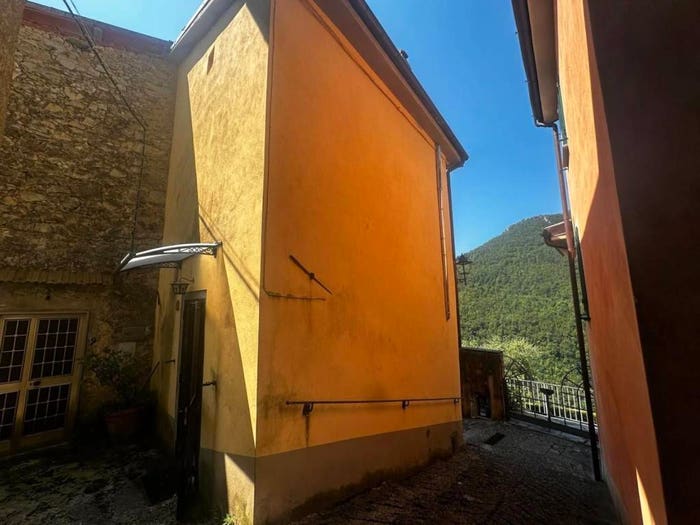 Casa con 6 locali in vendita in Vergemoli, Fabbriche di Vergemoli