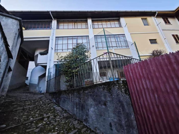 Casa con 6 locali in vendita in Via per Foresto, Centro, Borgosesia