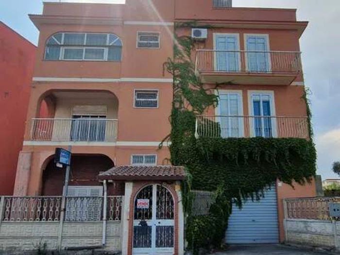 Casa con 6 locali in vendita in Via Etnea, Lentini