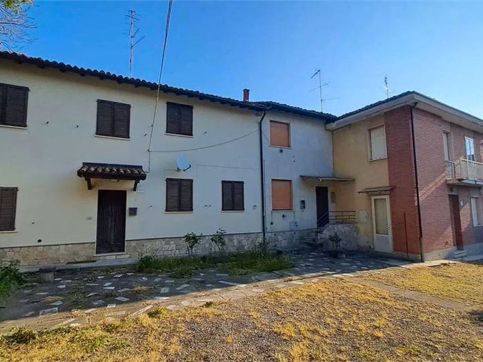 Casa con 6 locali in vendita in Montebello, Montebello della Battaglia