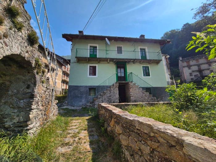 Casa con 6 locali in vendita in Località Fobello, Fobello