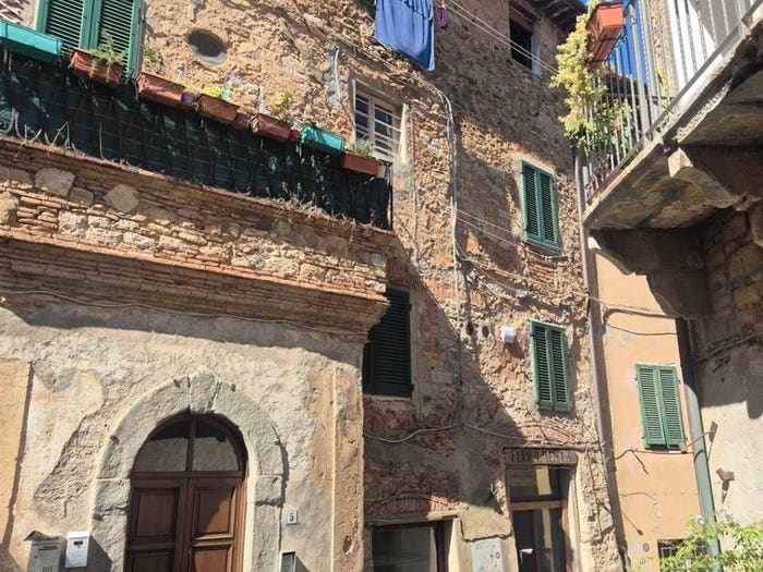 Appartamento trilocale in vendita in Centro, Campiglia Marittima