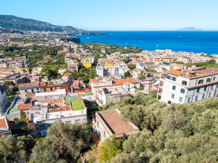 Casa quadrilocale in vendita in Corso Italia, Centro, Meta