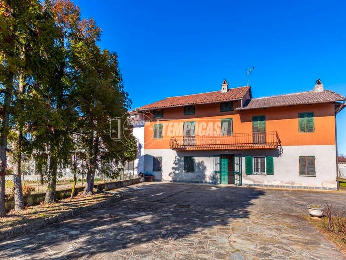 Casa con 6 locali in vendita in Via Montà b, Cellarengo