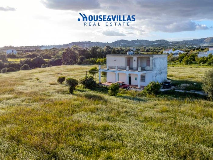 Casa con 6 locali in vendita in Via Palma, Avola