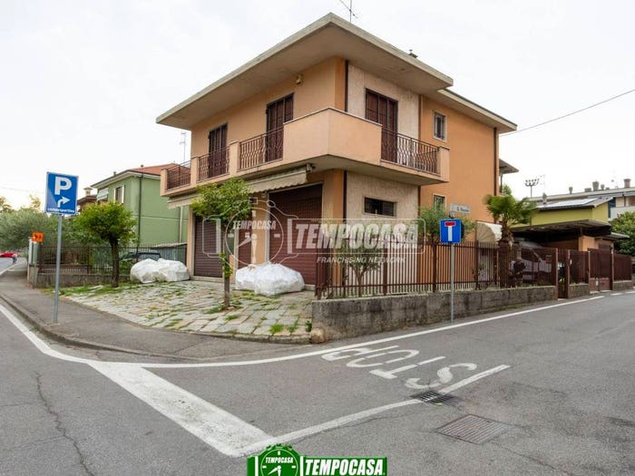 Casa quadrilocale in vendita in Via Gioacchino Rossini, Trecella, Pozzuolo Martesana