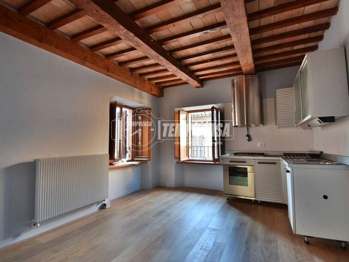 Appartamento quadrilocale in vendita in Via Enrico Mestica, Centro, Tolentino