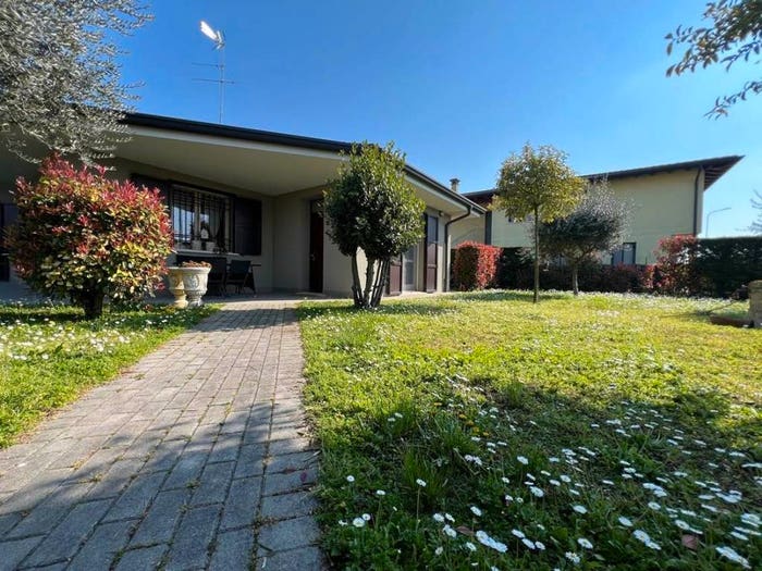 Casa con 5 locali in vendita in Centro, Bagnolo San Vito