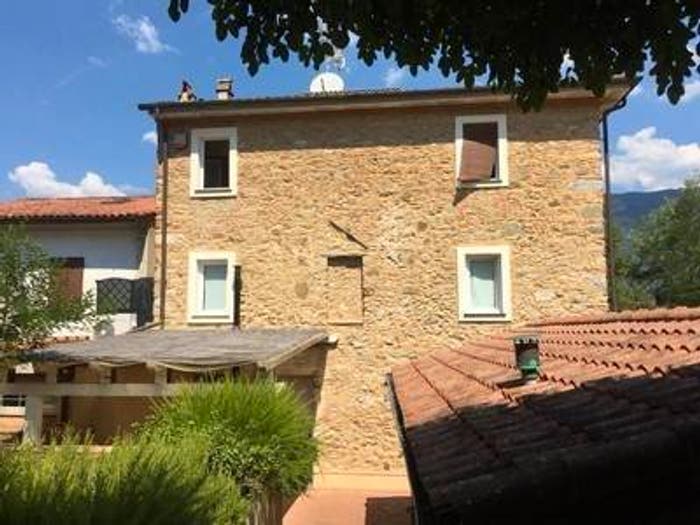 Casa con 6 locali in vendita in Camaiore Paese, Camaiore
