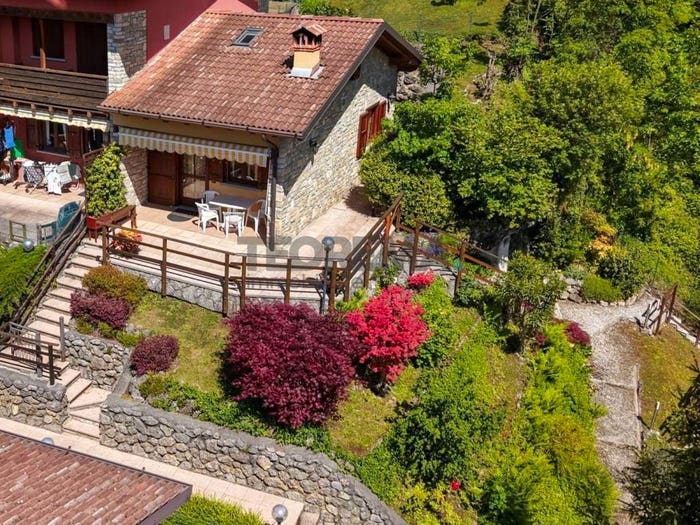 Casa trilocale in vendita in Via del Lò, Centro, Rovetta