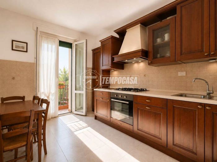 Appartamento con 5 locali in vendita in Via Andrea Podestà, Pra', Genova