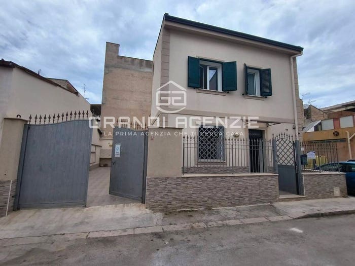 Casa trilocale in vendita in Via Prometeo, Partanna, Palermo