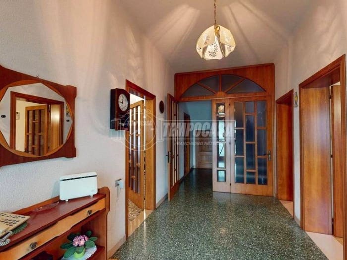 Casa con 6 locali in vendita in Via Centenario Unità d'Italia, Borgo Stazione, Montecosaro