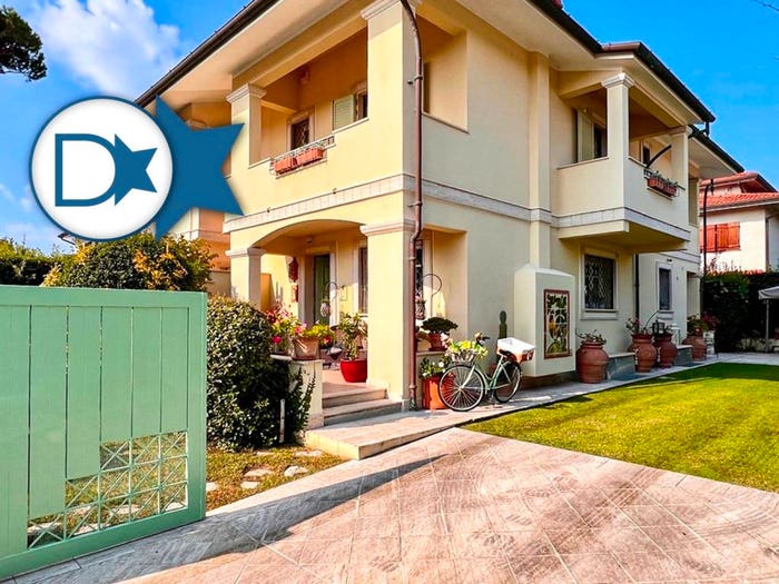 Casa con 6 locali in vendita in Via Trento, Centro, Forte dei Marmi