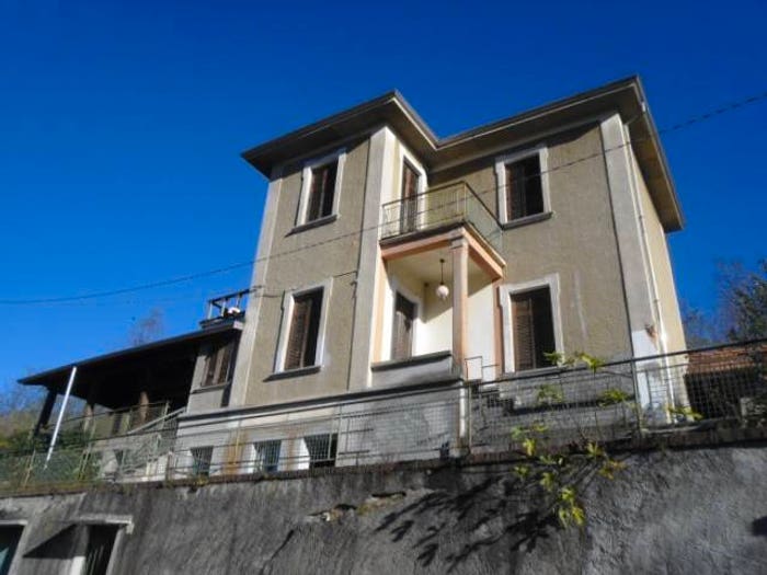 Casa quadrilocale in vendita in Via Balzarine, Fagnano Olona