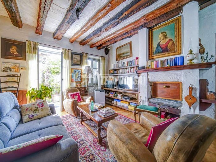 Casa quadrilocale in vendita in Via Caccia, Centro, Varallo Pombia