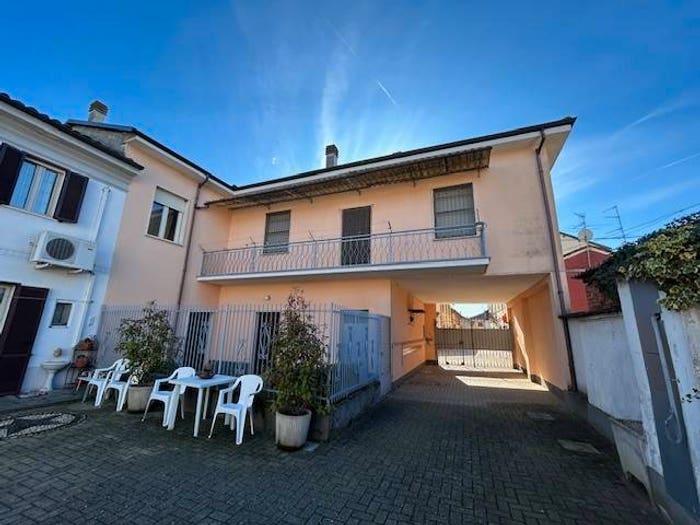 Casa con 6 locali in vendita in Via Lunga, Valle Lomellina